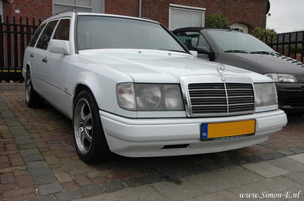 Taxatie Klassieker Mercedes W124 300TD 1986 1 RVA.JPG