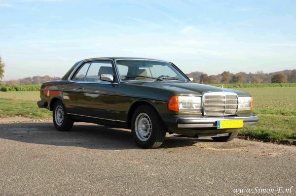 Taxatie Klassieker Mercedes W123 280CE 1981 1 RVA.jpg
