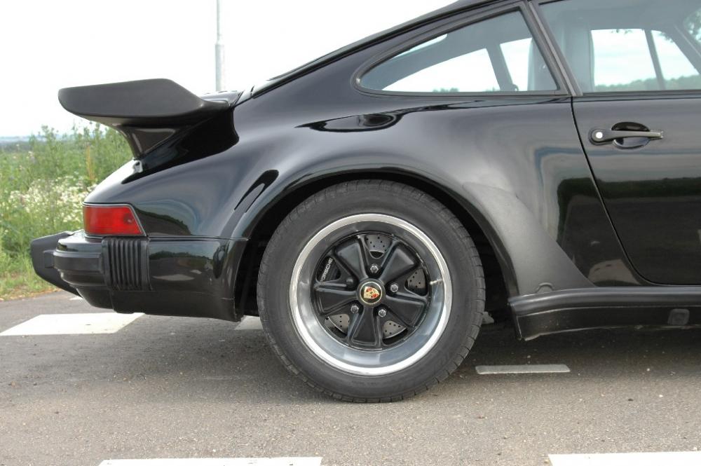 Porsche 911 Turbo 1986 (07).JPG
