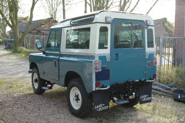 Taxatie Oldtimer Land Rover 1975 88 S3  2.jpg
