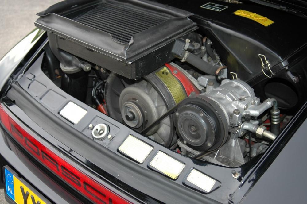 Porsche 911 Turbo 1986 (13).JPG