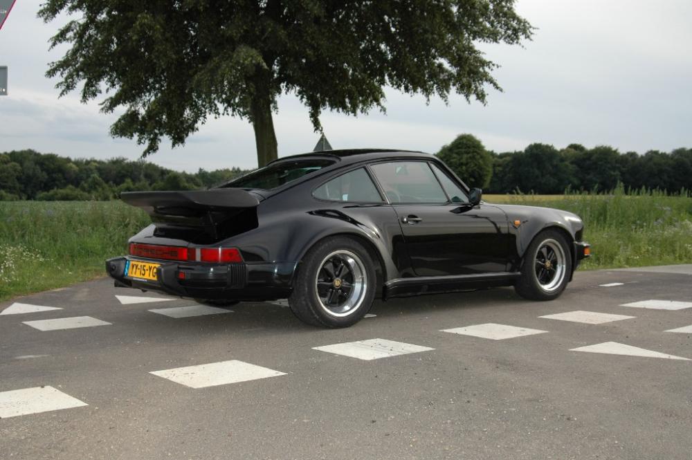 Porsche 911 Turbo 1986 (05).JPG